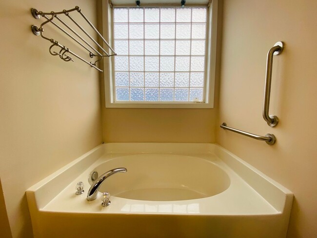 Building Photo - Luxury 3 Bedroom  Townhome in South Durham...