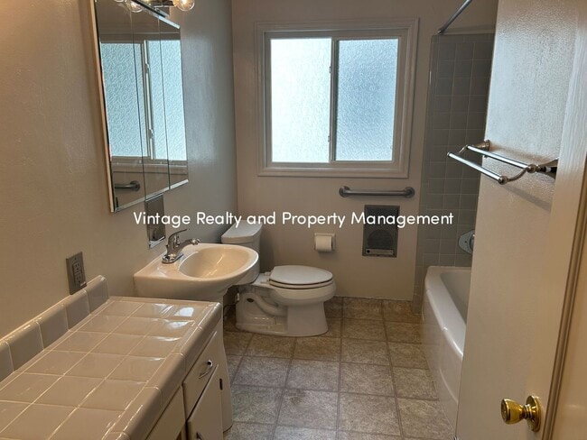 Building Photo - First Time On The Rental Market! Single St...