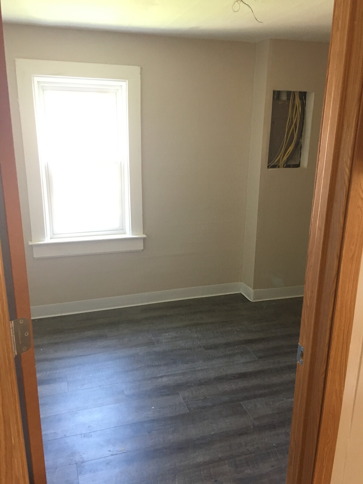 Building Photo - 452 E Holum St