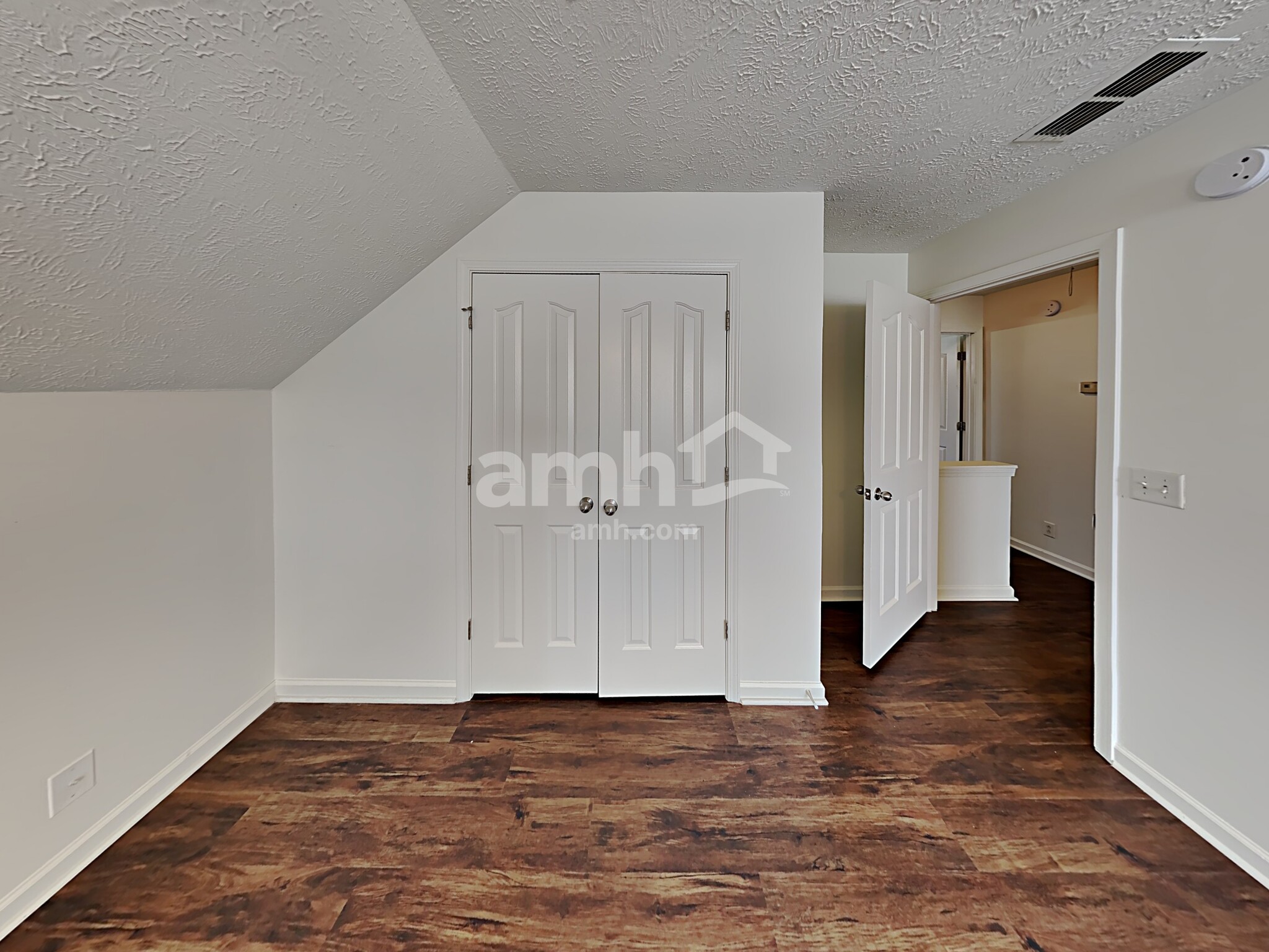 Building Photo - 1821 Saint Andrews Dr