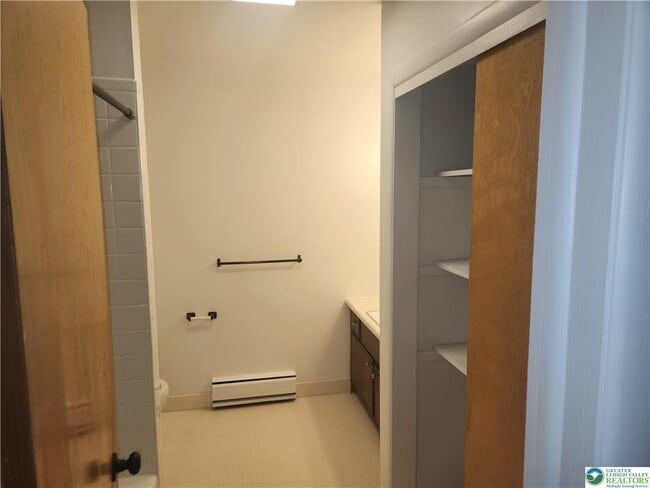 Building Photo - 2827 W 28th St