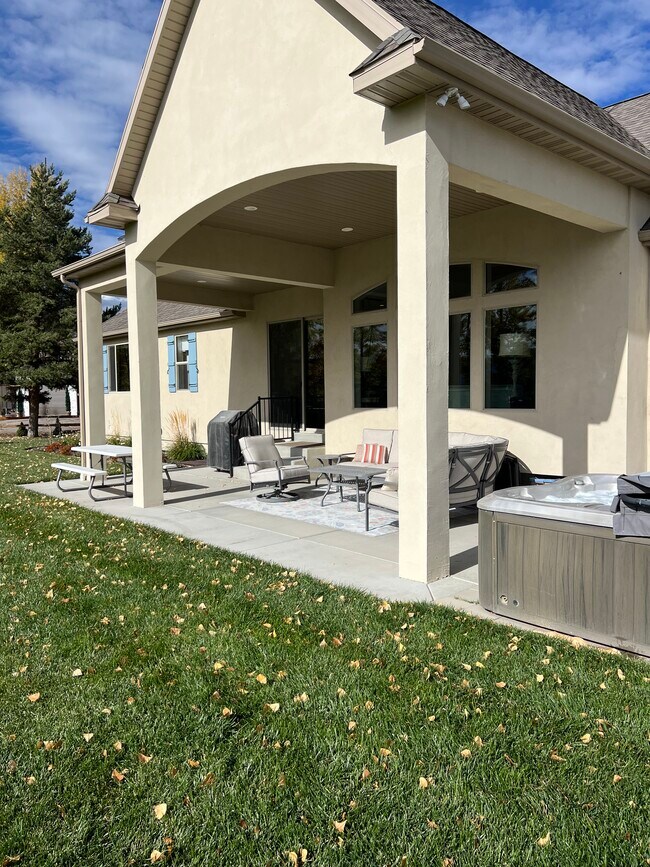 Building Photo - 129 S 700 E