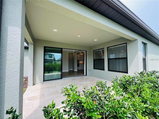 Building Photo - 4567 Tivoli Dr