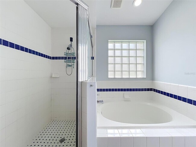 Building Photo - 3020 Hartland Ct