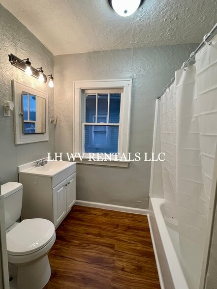Bathroom - 3532 Orchard St