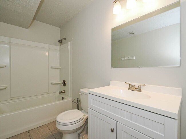 Building Photo - 1239 SilverCrest Dr