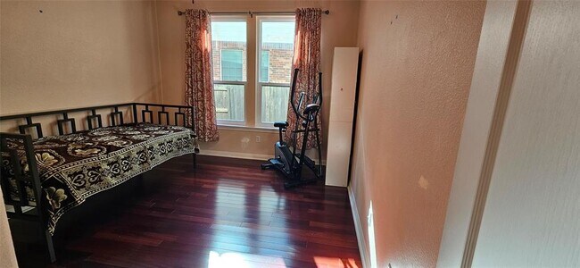 Building Photo - 9540 Aire Libre Dr