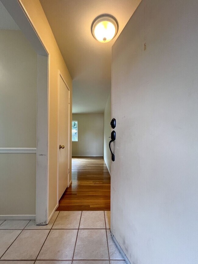 Building Photo - Charming Three Bedroom Home in North Napa
