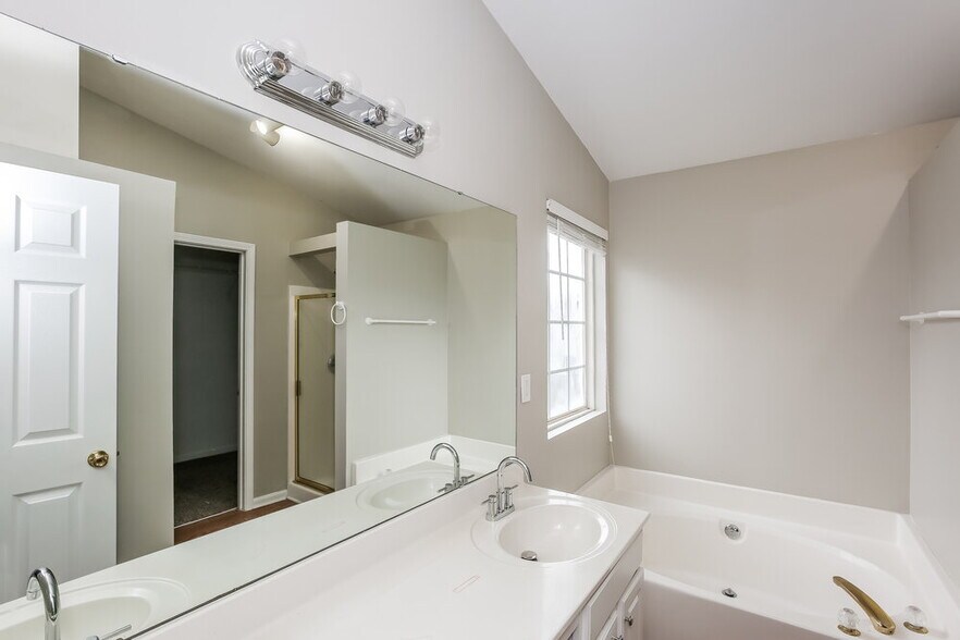 Building Photo - 10822 Northgate Trail Dr