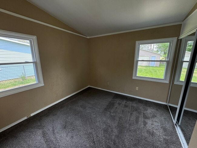 Building Photo - Spacious 3 Bedroom Home in Milan with Large Yard and Garage