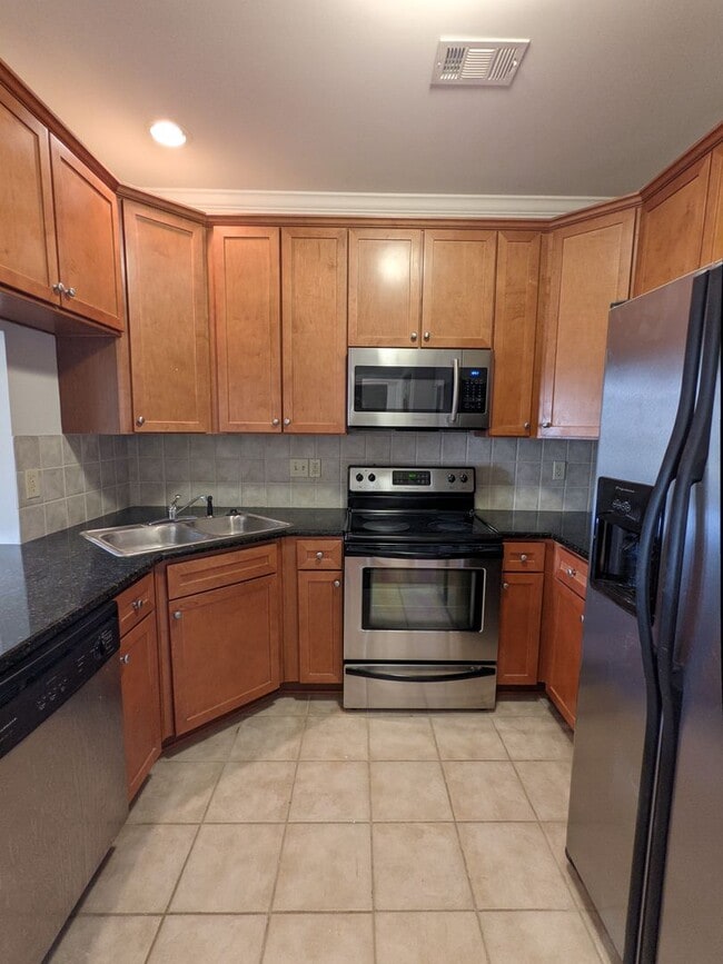 Building Photo - Beautiful Asheville Condo-Located in The Beaucatcher House!