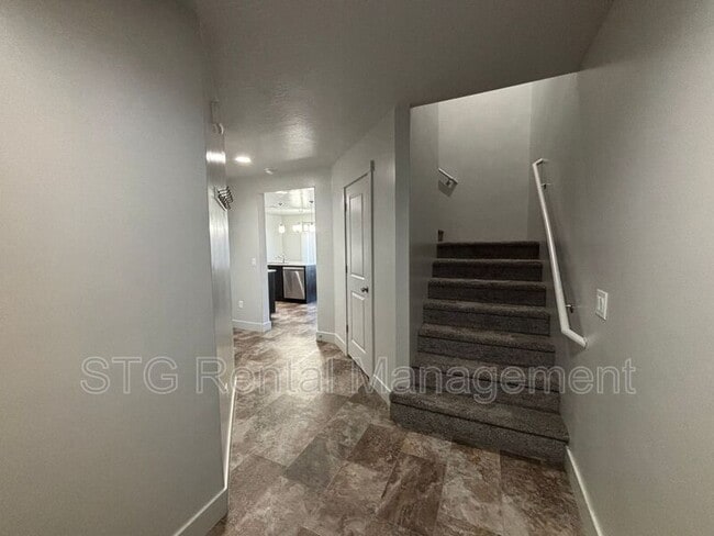 Building Photo - 3102 S Relic Ridge Dr