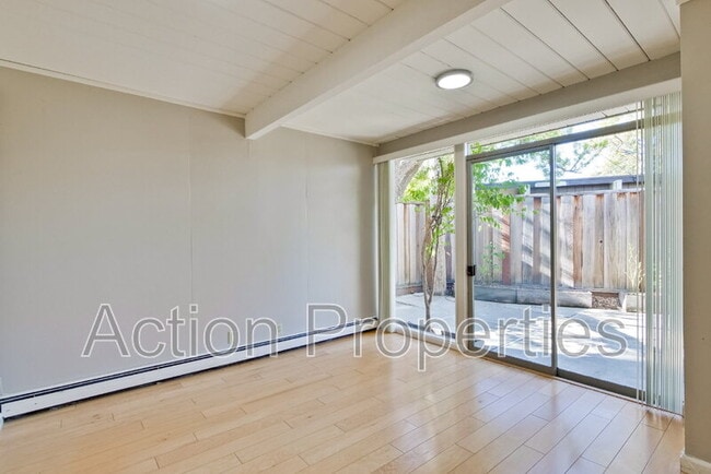 Building Photo - 3733 Carlson Cir