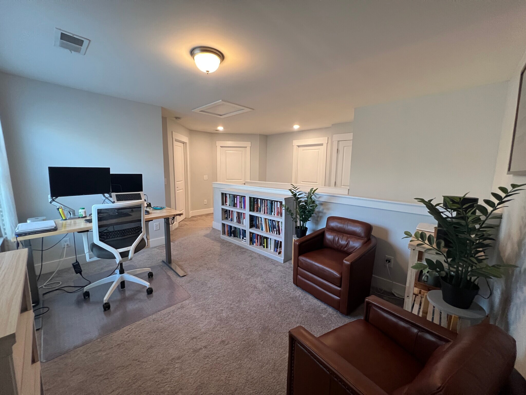 Building Photo - 2028 Gracious Dr