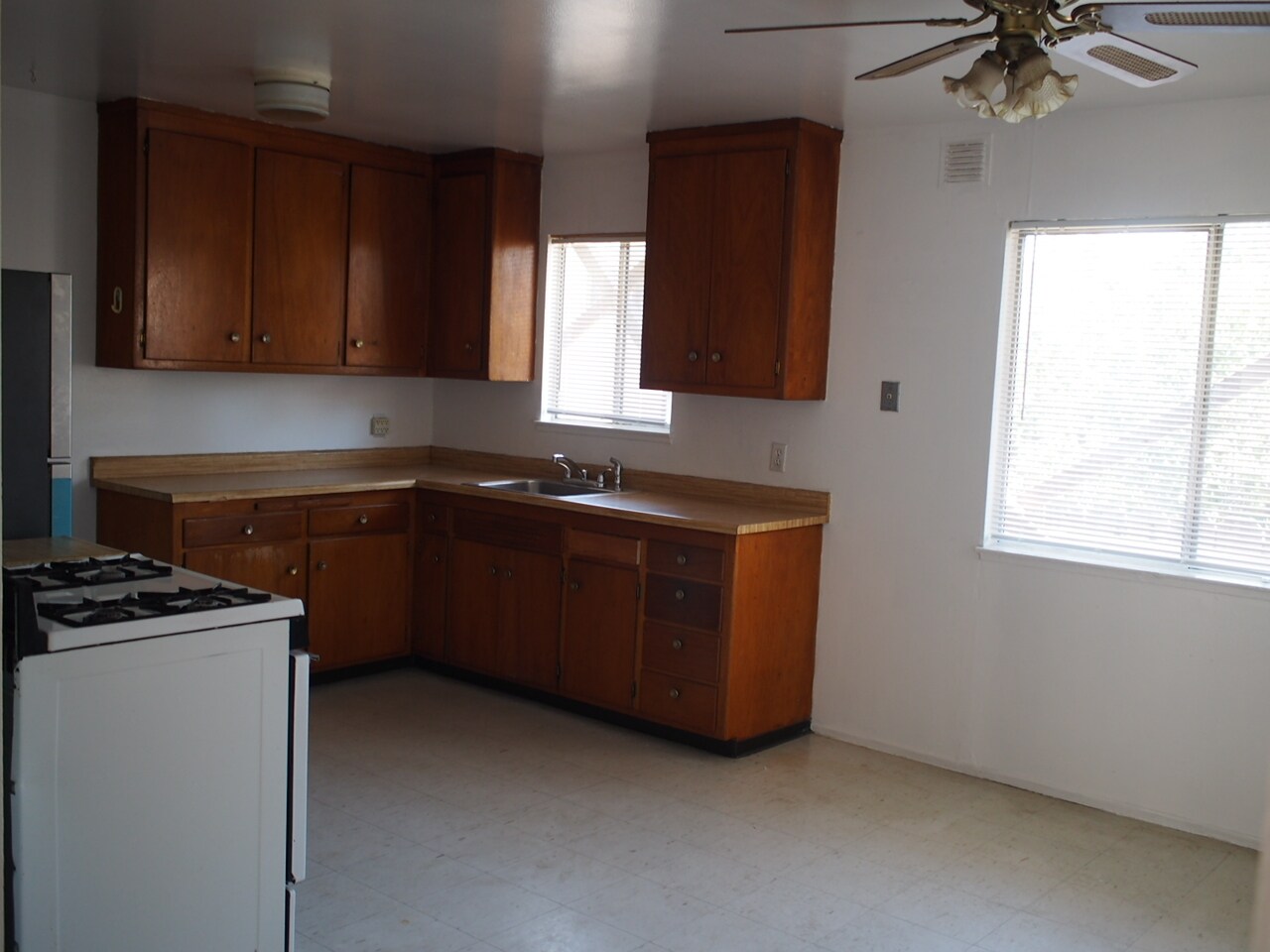 Building Photo - 3541 Davis St