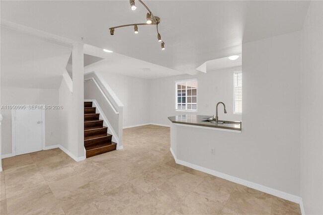 Building Photo - 2945 NE 185th St