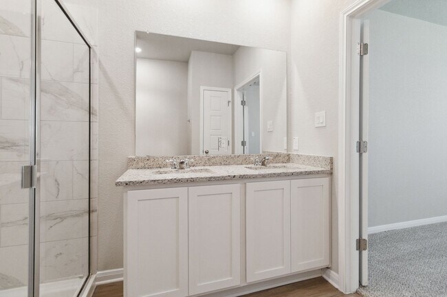 Building Photo - 391-395 Nespral