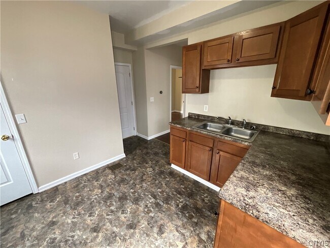 Building Photo - 222 Academy St