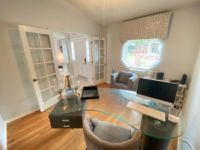 Building Photo - 4955 Southfork Ranch Dr