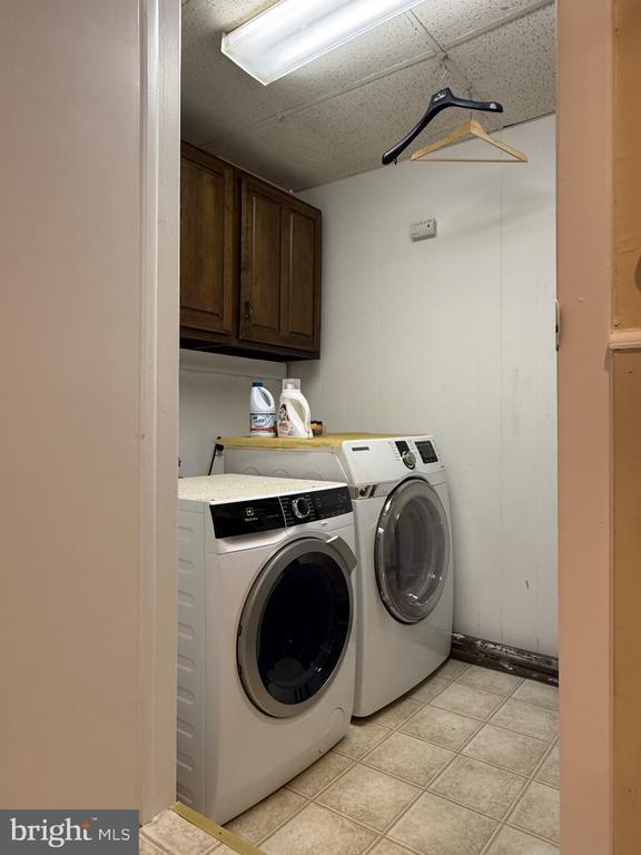 Building Photo - 407 Calvin Ln