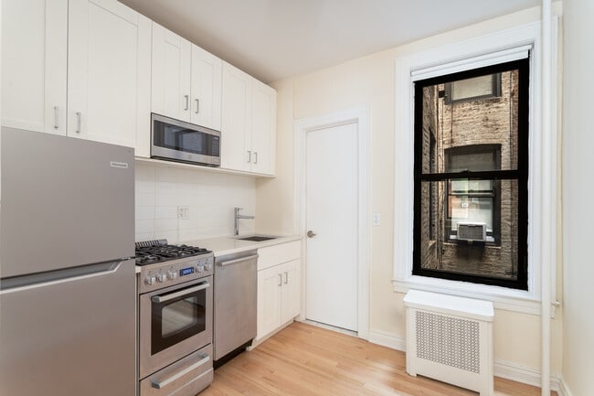 Building Photo - 52-25 Skillman Ave