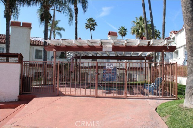 Building Photo - 260 E Beverly Blvd