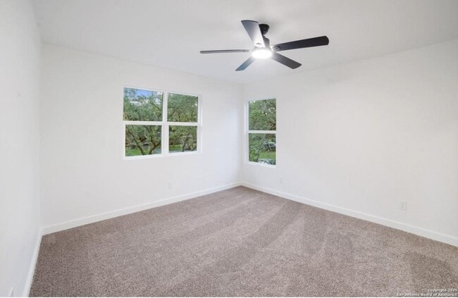 Building Photo - 408 Meadowbrook Dr
