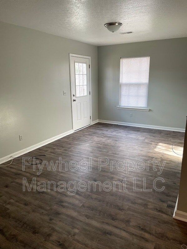 Building Photo - 128B N Poole St