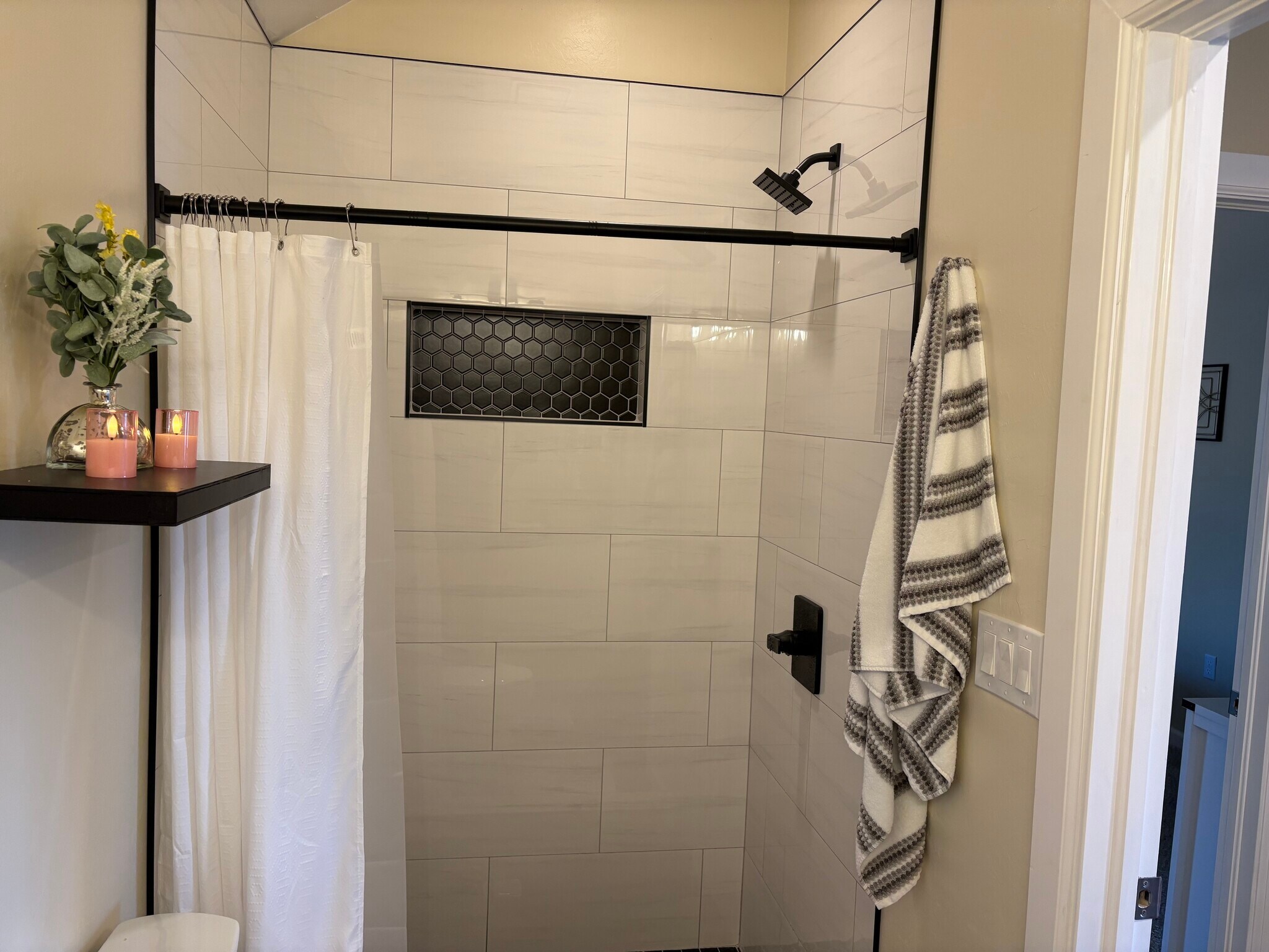 Building Photo - 8710 Palermo Dr