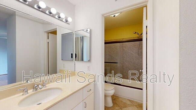 Building Photo - 46-1065-1065 Emepela Wy