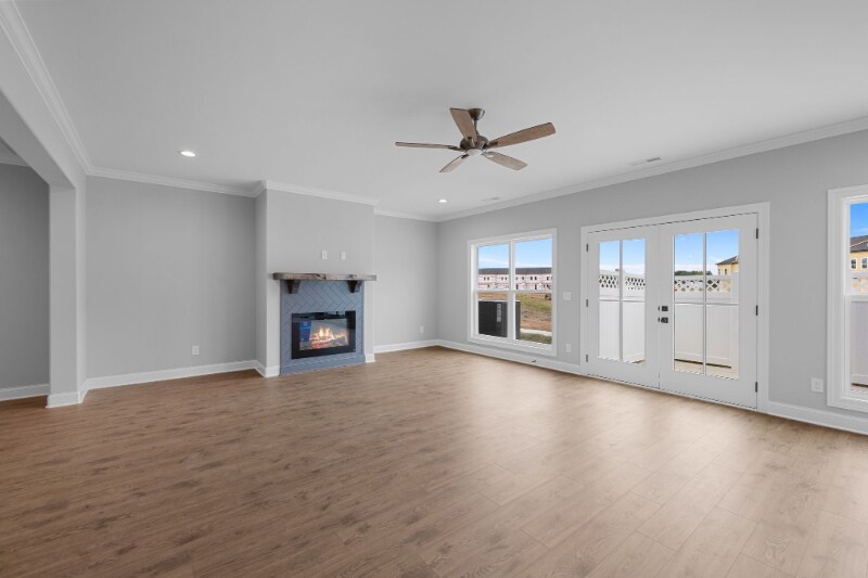 Building Photo - 1910 Gracie Bug Lp