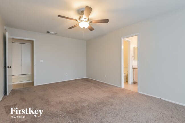 Building Photo - 10060 E Falcon Point Dr