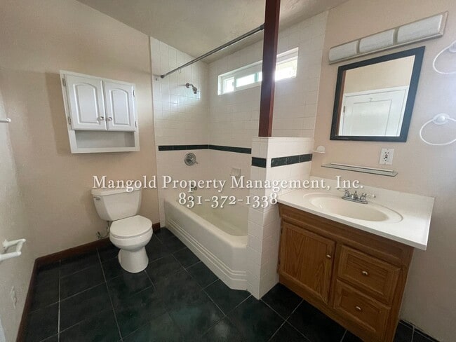 Building Photo - 2-Bedroom PLUS Loft Home Downtown Monterey