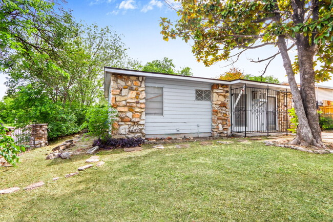Building Photo - 4602 Centralia Dr