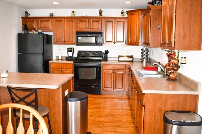 Building Photo - 14 Pierce St.