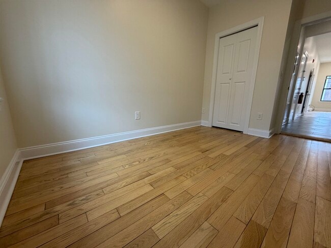 Building Photo - 84 Van Wagenen Ave