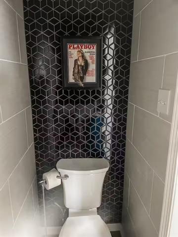 Building Photo - 253 E Stephenson St