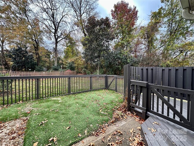 Building Photo - 126 Lake Davidson Cir