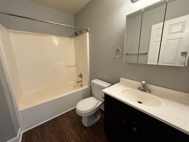 Building Photo - 2009 Grandhaven Dr