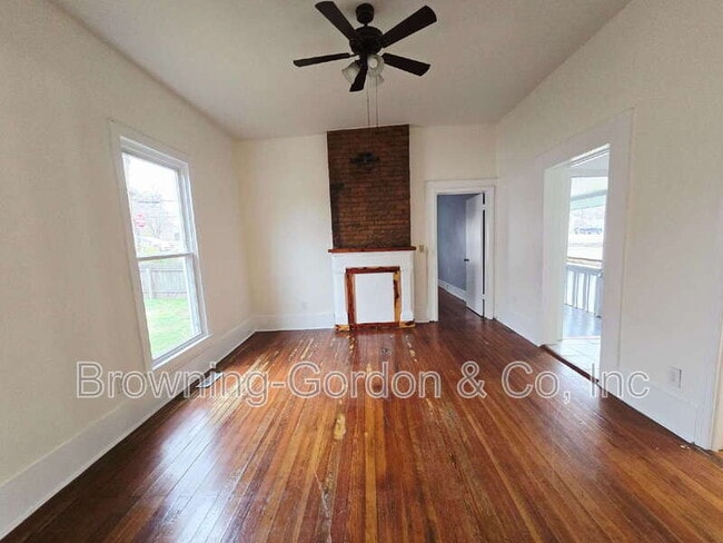 Building Photo - 1705 11th Ave N