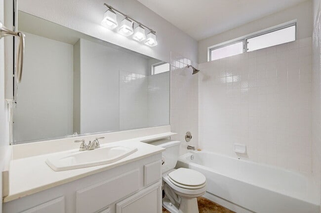 Building Photo - 1813 Lyell Canyon Ln