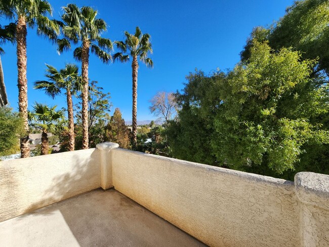 Building Photo - Green Valley Rental with a Pool