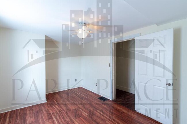 Building Photo - 734 E Morris St