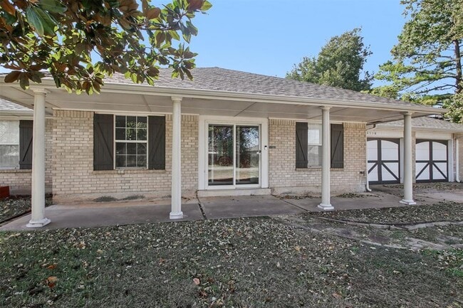 Building Photo - 10516 NW 16th St