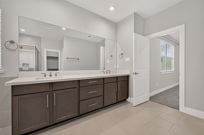 Building Photo - 8802 Hollister Pine Ct