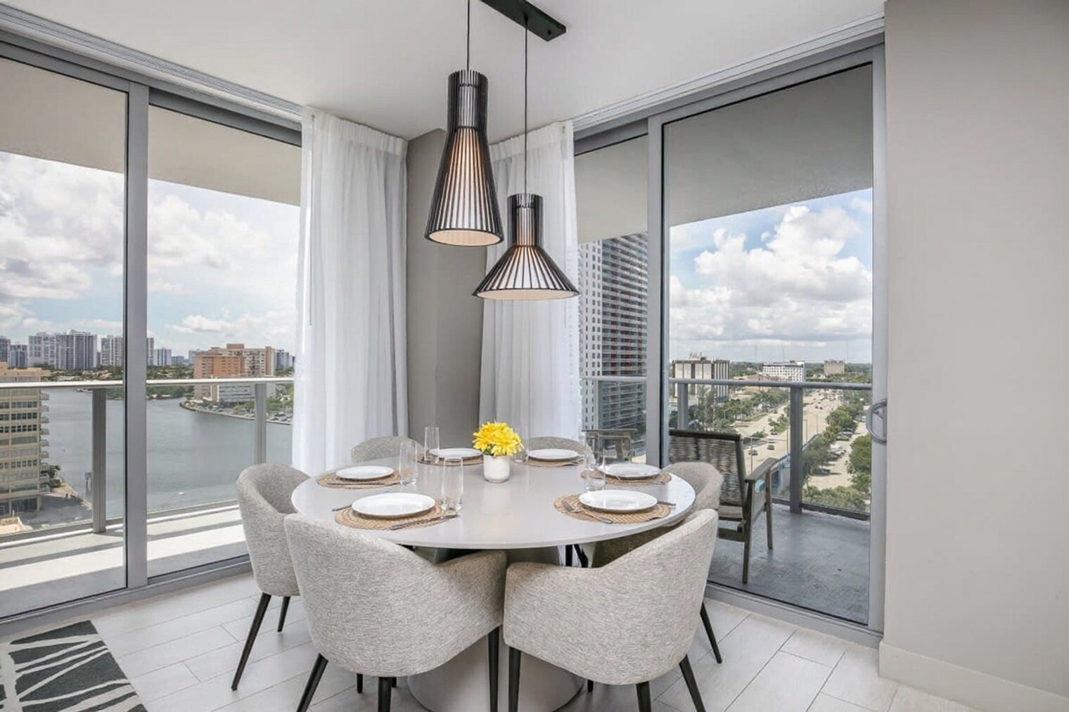 Building Photo - 4010 S Ocean Dr
