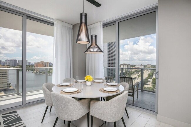 Building Photo - 4010 S Ocean Dr