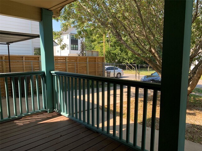 Building Photo - 6723 Del Rio St