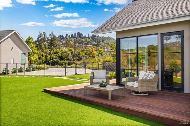 Building Photo - 987 Mark West Springs Rd