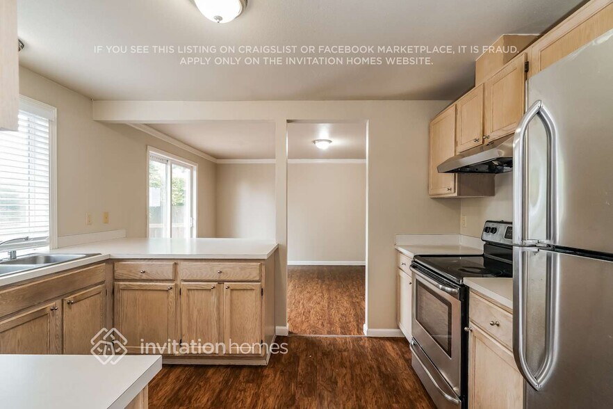 Building Photo - 25107 23rd Ct S